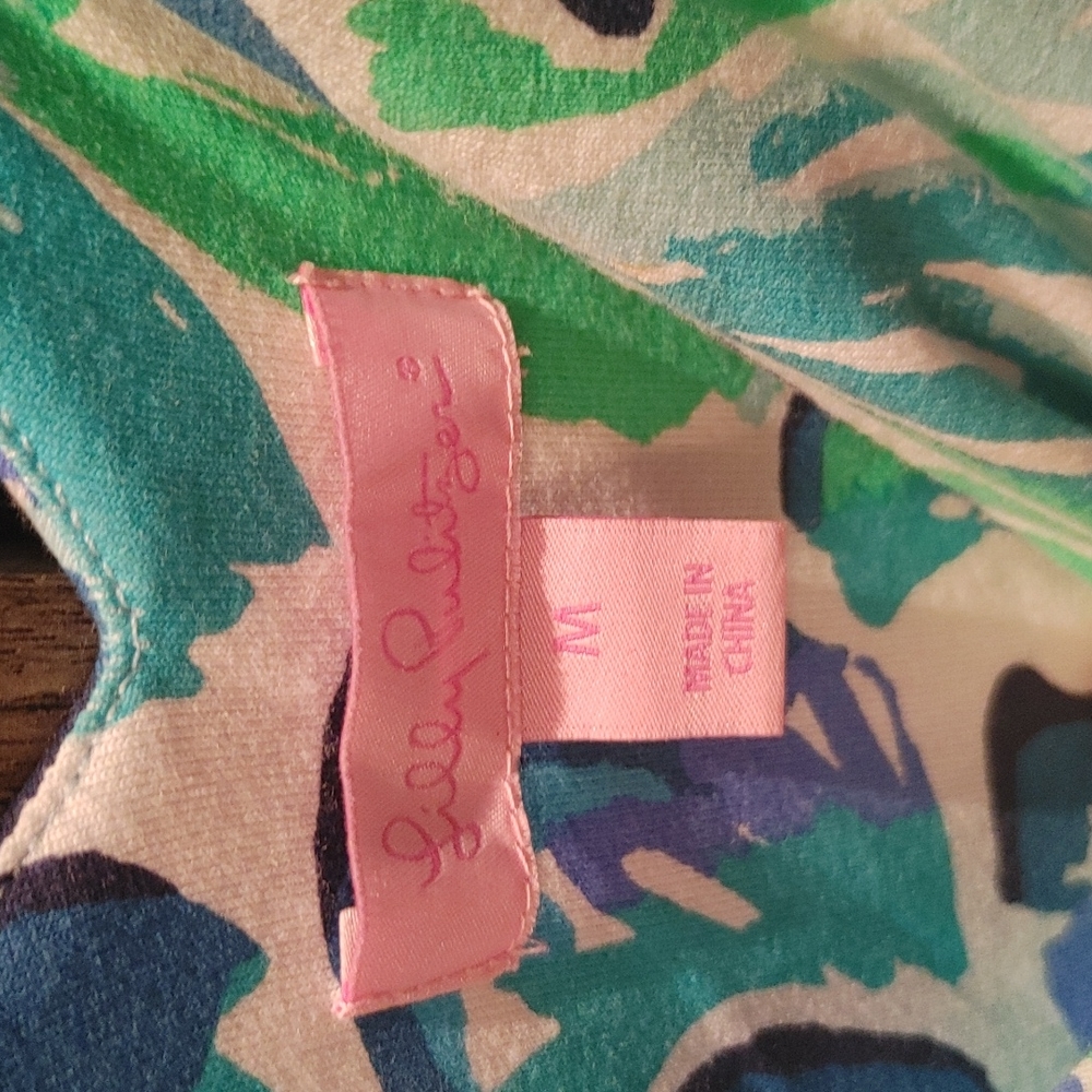 Lilly Pulitzer Wrap Dress. Size M - Picture 2 of 2